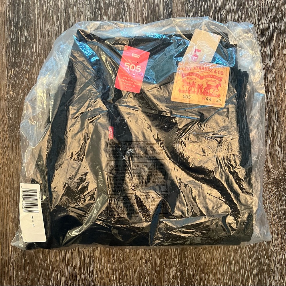 Levi's Men's 505 Straight Leg Jeans 44” x 32” BLACK
